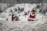 Reading on the Beach 1 : 2016, Alison, Kill Devil Hills, Meghan, Sirna Reunion Board, beach