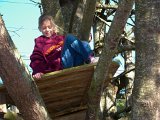 E8700-20041229-DSCN0866  Mike and Alison play in the treehouse and yard : 2004, Alison, Christmas