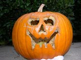 E8700-20041105-DSCN0602  Holloween 2004 Pumpkin Carving Jackolantern : 2004, Halloween