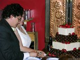 E8700-20050618-DSCN1520  Daniel & Leigh Owens wedding reception at Gillies in Blacksburg VA : Daniel Owens, Leigh Owens, People, Sirna, cake, family, wedding