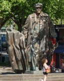 ILCE-6000-20180512-DSC04090  Freemont statues Lenin This bronze depiction of Vladimir Lenin was created by Slavic sculptor Emil Venkov. Originally put on display in Poprad, Slovakia in 1988 : 2018, Freemont, Lenin statue, Seattle
